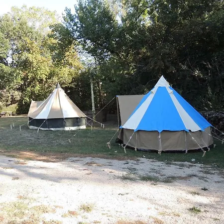 Les Roulottes De Cambonis * Bourret