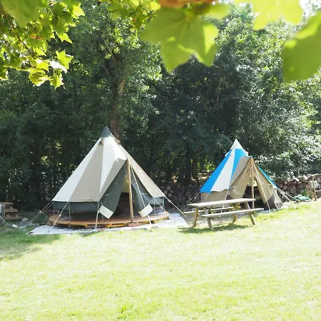 Les Roulottes De Cambonis Village de vacances *